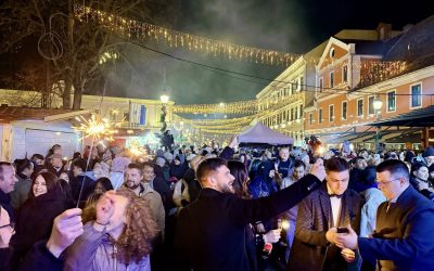 Vinkovci dočekali Novu godinu uz Bosutske bećare